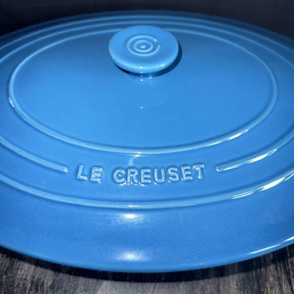 Rare Vintage 2015 Le Creuset oval baker Blue with cover  lid.